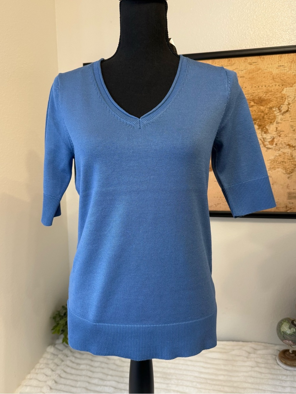 Melissa Paige v neck short sleeve sweater size small